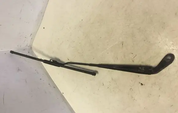 Chrysler Voyager Windshield/front glass wiper blade 04717365
