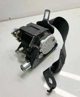 Mercedes-Benz CLS C218 X218 Rear seatbelt 33056784D