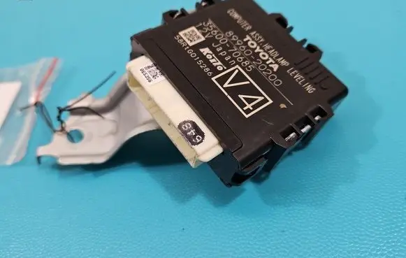 Toyota Avensis T270 Central body control module 89960-20200 IMPRK1444771