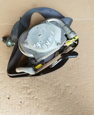 Suzuki Liana Front seatbelt 09043