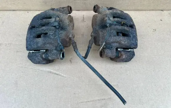 Mercedes-Benz Vito Viano W639 Front brake caliper