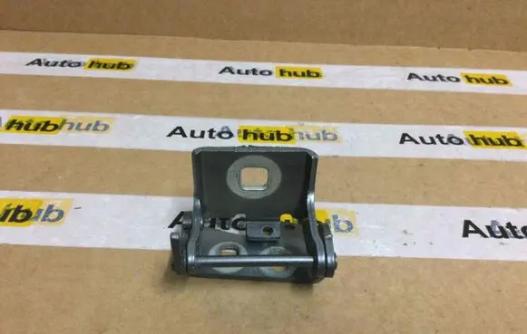 Land Rover Discovery Sport Tailgate/trunk/boot hinge LR088323