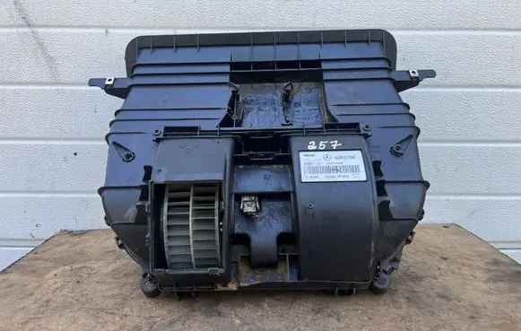 Mercedes-Benz Vito Viano W639 Interior heater climate box assembly A6398302760 043927