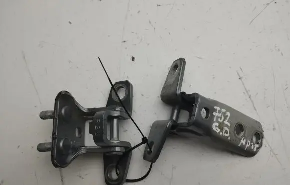 Mitsubishi Outlander Rear door hinge set 