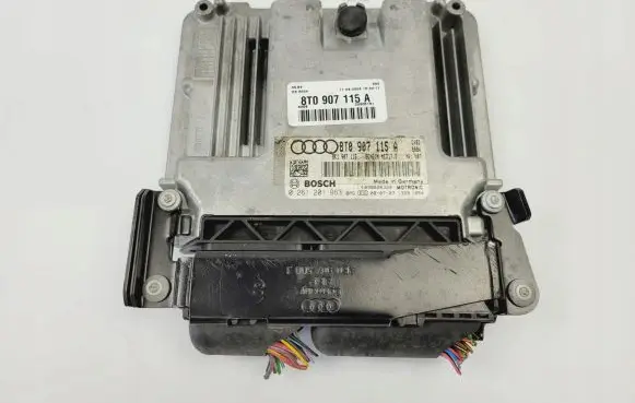 Audi A5 8T 8F Engine control unit/module 8T0907115A