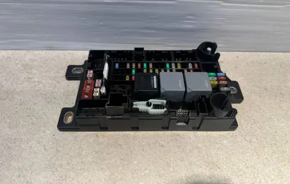 Jaguar E-Pace Fuse module M8D214N030AAED363 19012020 GHJDK9CC13F01B