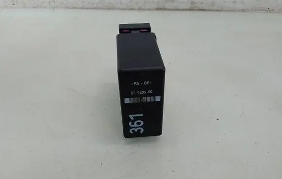 Audi A8 S8 D2 4D Window wiper relay 4A0907440