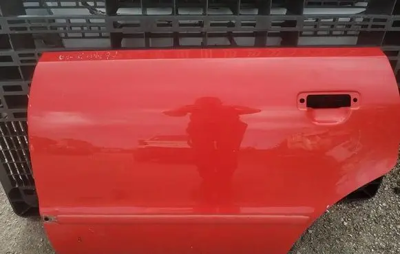 Audi A4 S4 B5 8D Rear door RAUDONOS