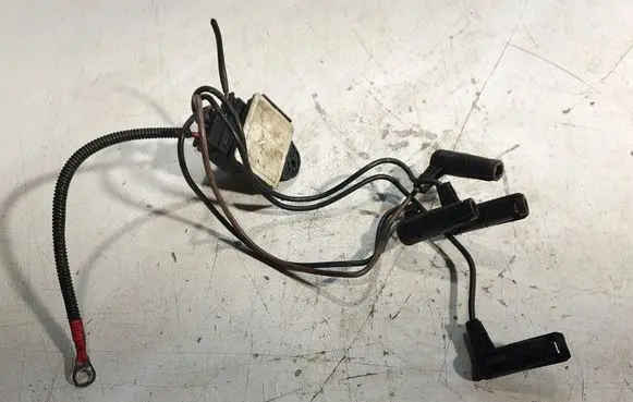 BMW 5 F10 F11 Glow plug pre-heat relay 7810856 100806 0522120103