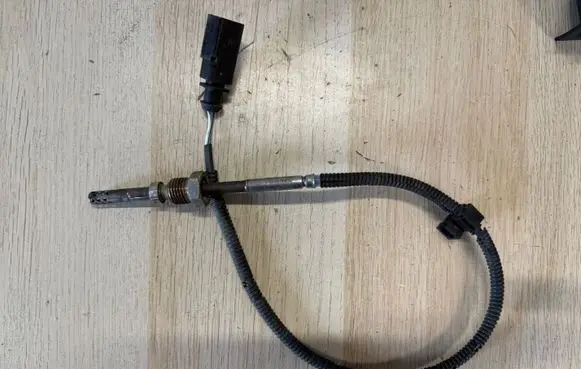 Audi A4 S4 B8 8K Exhaust gas temperature sensor 059906088AK