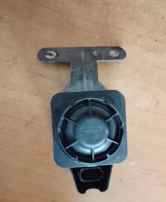 Skoda Superb B8 (3V) Horn signal 5Q0951605