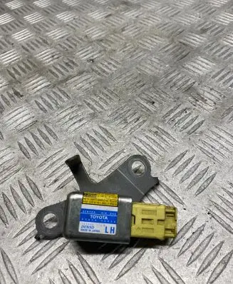 Toyota RAV 4 (XA20) Airbag deployment crash/impact sensor 8983042020