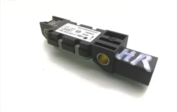 Audi A8 S8 D3 4E Airbag deployment crash/impact sensor 4B0959643C 140403