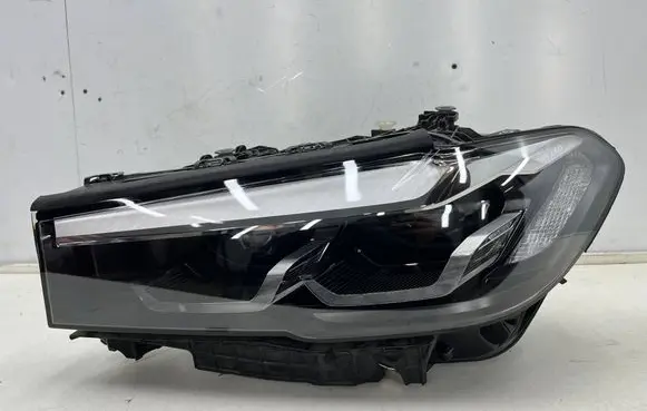 BMW 5 G30 G31 G38 Headlight/headlamp 8495279
