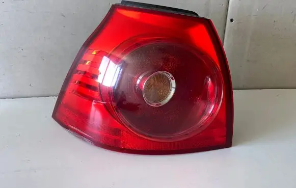 Volkswagen Golf V Rear/tail lights 4VFX13405AA