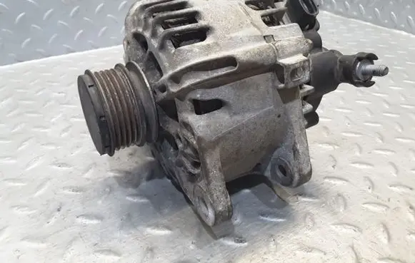 KIA Ceed Generator/alternator TG12C090 373002A600 2607316E