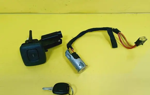 Renault Clio II Ignition lock 