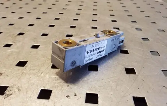 Volvo V70 Airbag deployment crash/impact sensor 9452777