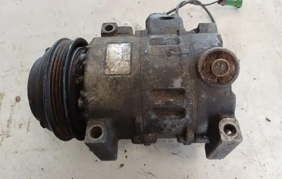 Audi A8 S8 D2 4D Air conditioning (A/C) compressor (pump) 4D0260805C