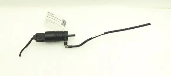 BMW M3 F80 Windscreen/windshield washer pump 6934160 67126934160