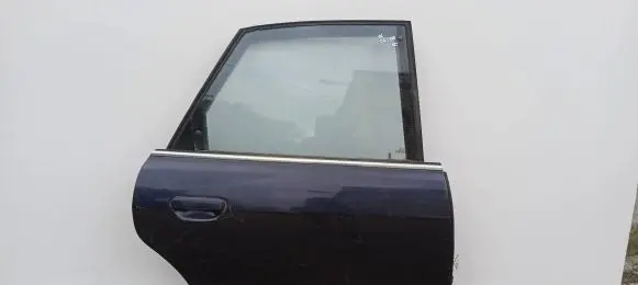 Audi A8 S8 D2 4D Rear door