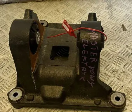 Renault Master IV Gearbox mount 113238855R