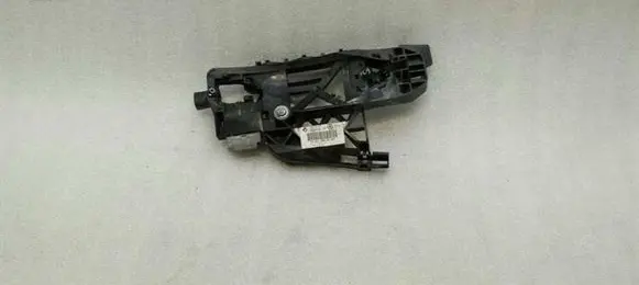 Rear door exterior handle/bracket