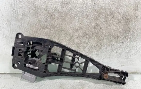 Opel Astra H Rear door exterior handle/bracket 