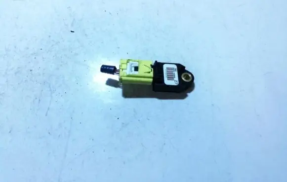 Toyota Auris 150 Airbag deployment crash/impact sensor 8983102060