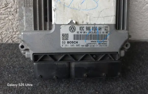 Volkswagen Golf VI Engine control unit/module 03C906016AH