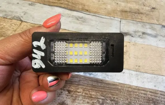 BMW 5 E60 E61 Number plate light E44364