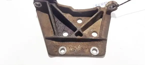 Dodge Neon Engine mounting bracket 