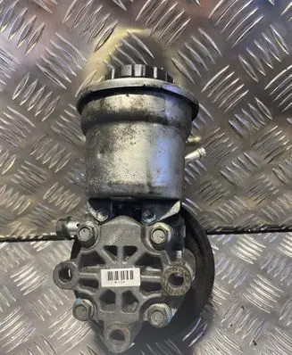 Toyota Avensis T250 Power steering pump 
