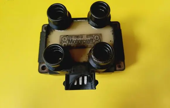 Ford Escort High voltage ignition coil 928F12029CA