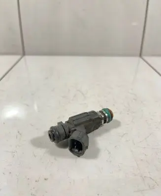 Nissan X-Trail T30 Fuel injector FBJC101 0015517