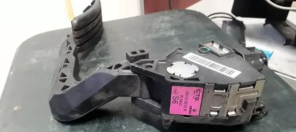 Renault Scenic III - Grand scenic III Accelerator throttle pedal 180100012R