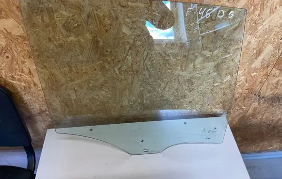 BMW 2 F46 Rear door window glass