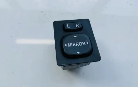 Toyota Avensis Verso Wing mirror switch 769746a 183574