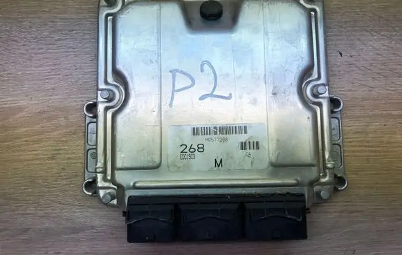 Mitsubishi Pajero Engine control unit/module MR577268 0281010437