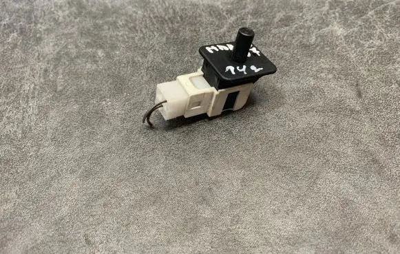 Mercedes-Benz C W203 Engine mount vacuum valve A2038000179