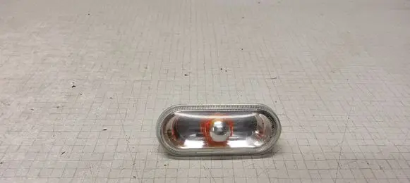 Volkswagen Caddy Front fender indicator light 2K0949117B E32163