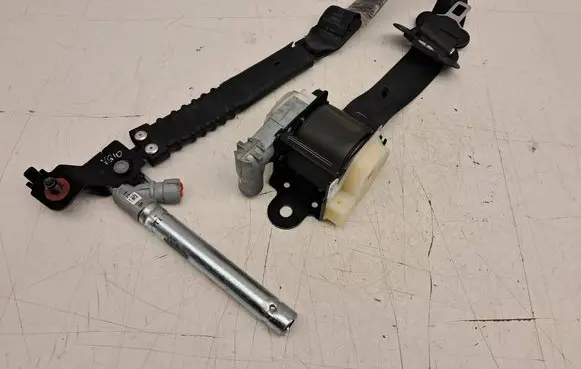 KIA Sportage Front seatbelt 888203U200WK 0589P1000526