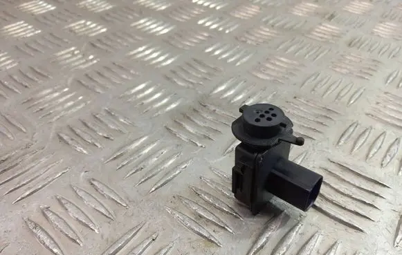 BMW X3 G01 AUC sensor 6833647