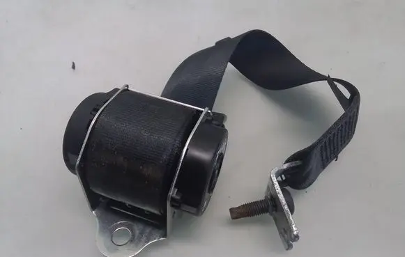 Ford Fusion Rear seatbelt