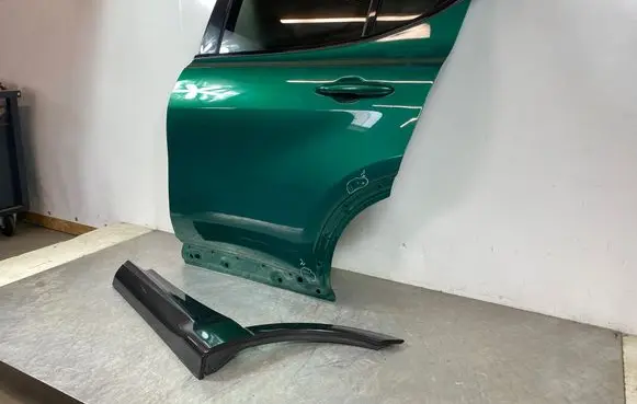 Alfa Romeo Tonale Rear door