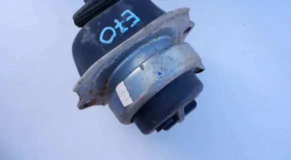 BMW X5 E70 Engine mount bracket 6795417 P679541701 16004212
