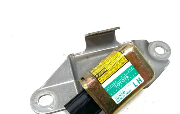 Toyota Land Cruiser (J120) Airbag deployment crash/impact sensor 8983060020 1879000460