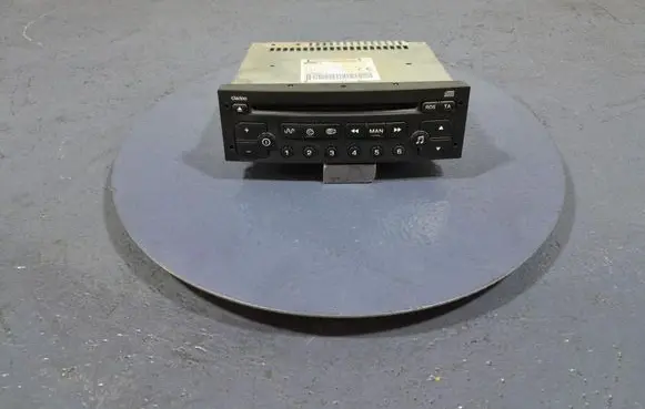 Radio/CD/DVD/GPS head unit