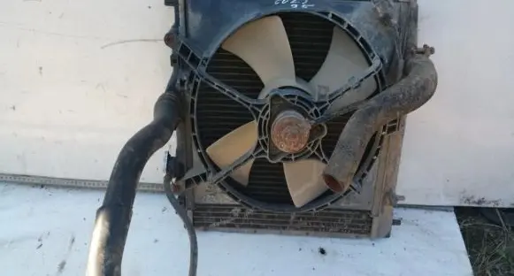 Mitsubishi Colt Radiator cooling fan shroud