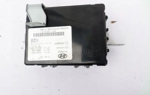 Hyundai i40 BSM Control unit 954003Z475